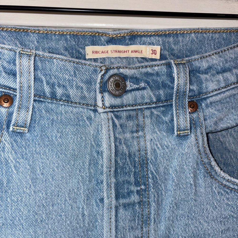 Levi’s Premium Ribcage Straight Ankle Jeans Light Wash Distressed Women’s 30 - Picture 3 of 8